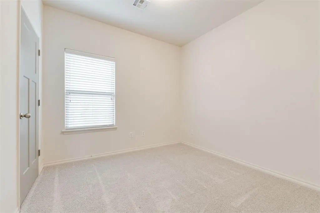 Photo 14 — 13700 Paddington Avenue, Oklahoma City, OK 73142