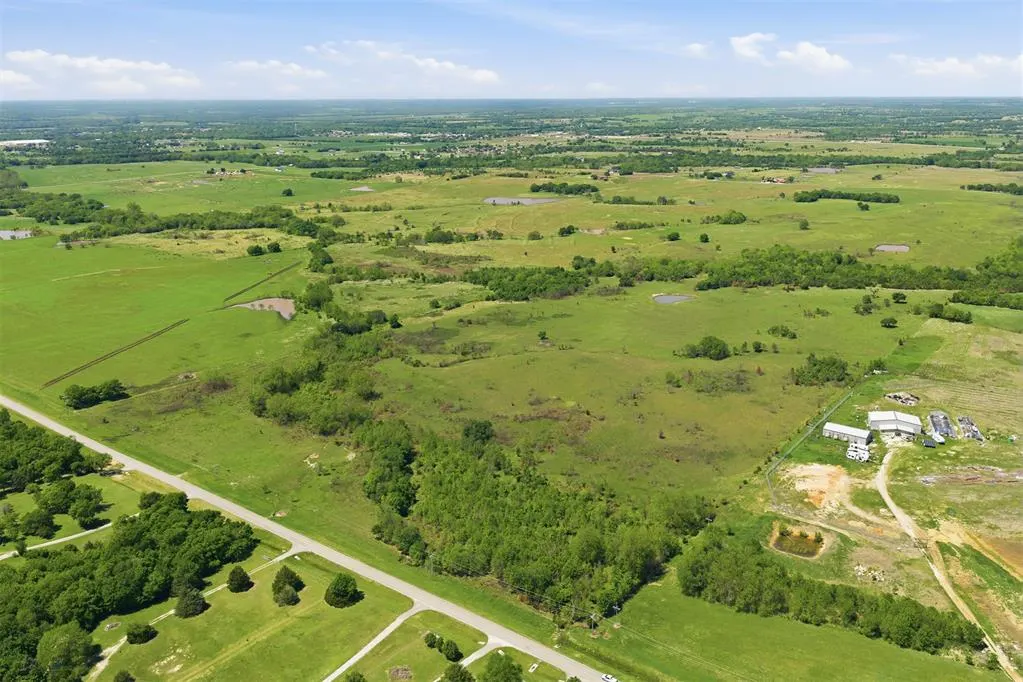 Photo 2 — Primrose Lane 8, Davis, OK 73030