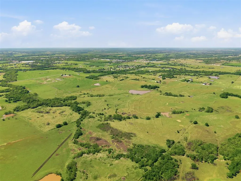 Photo 4 — Fairview Road 9, Davis, OK 73030