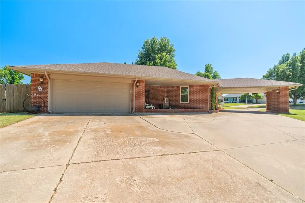 Photo 4 — 8100 Westhaven Drive, Oklahoma City, OK 73169