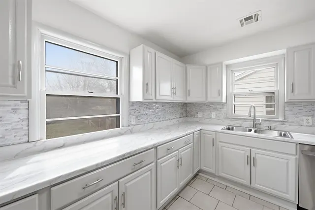 Photo 7 — 220 W 9th Street, Edmond, OK 73003