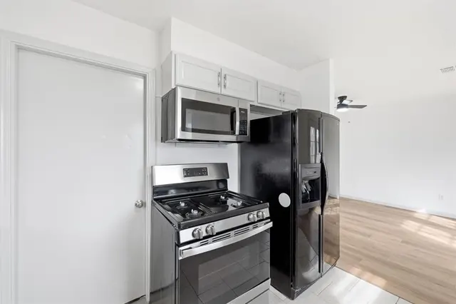 Photo 8 — 220 W 9th Street, Edmond, OK 73003