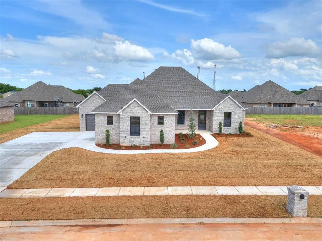 Front exterior — 1104 Jozie Way, Tuttle, OK 73089
