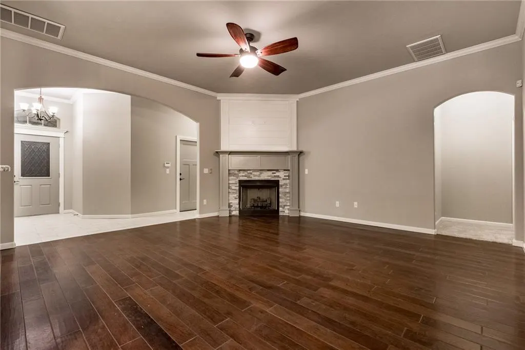 Photo 3 — 12036 SW 17th Street, Yukon, OK 73099