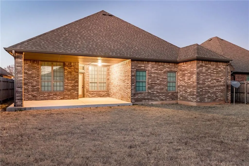 Photo 15 — 12036 SW 17th Street, Yukon, OK 73099