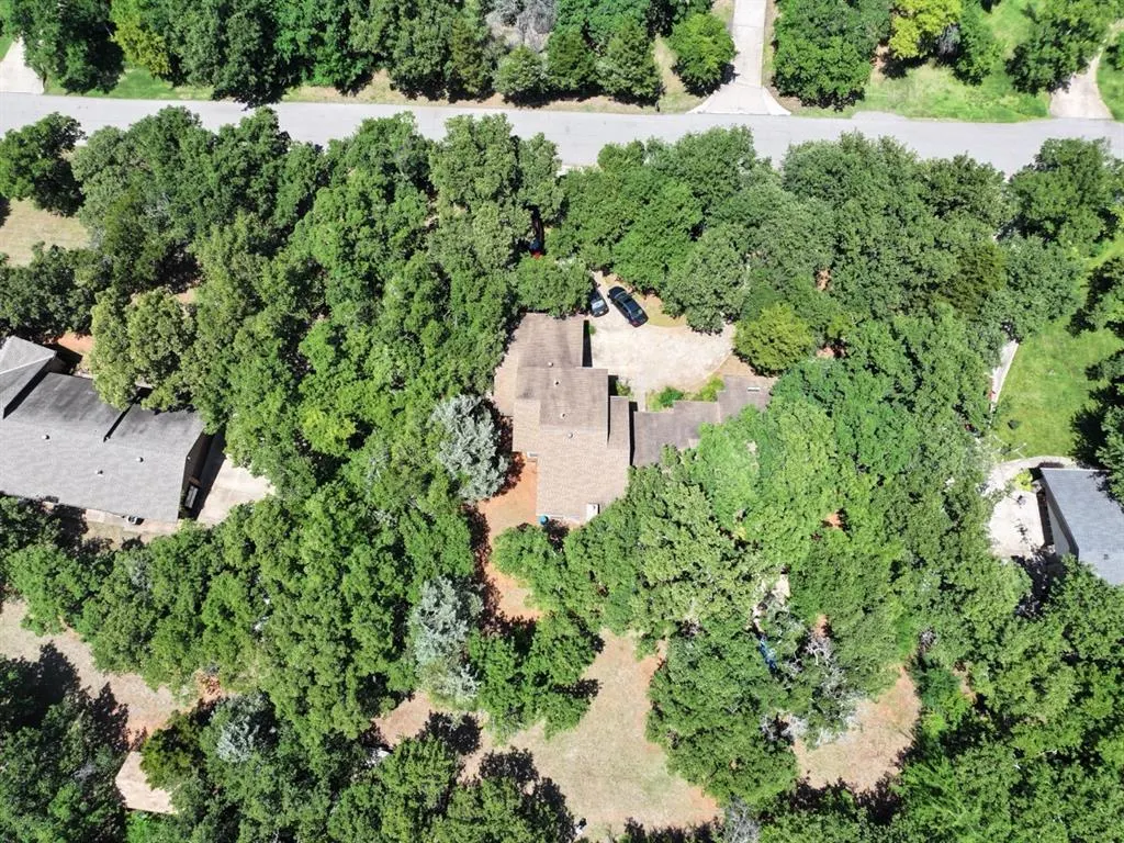 Front exterior — 604 Dripping Springs Drive, Edmond, OK 73034