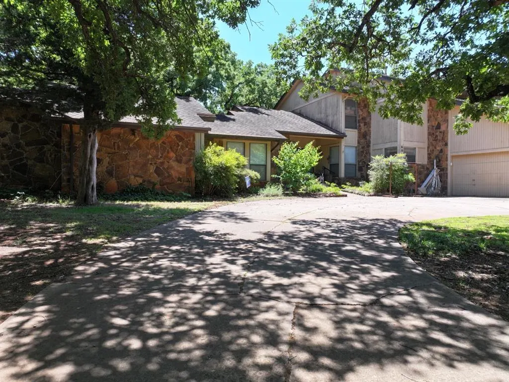 Photo 3 — 604 Dripping Springs Drive, Edmond, OK 73034