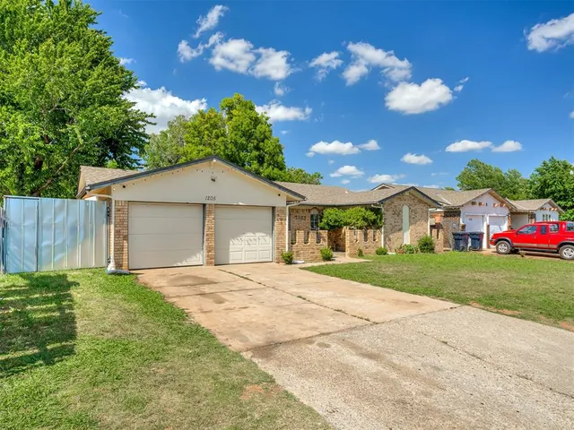 Photo 4 — 1205 SW 81st Street, Oklahoma City, OK 73139