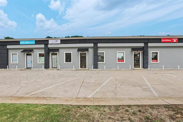 Photo 4 — 3701 N Meridian Avenue, Oklahoma City, OK 73112