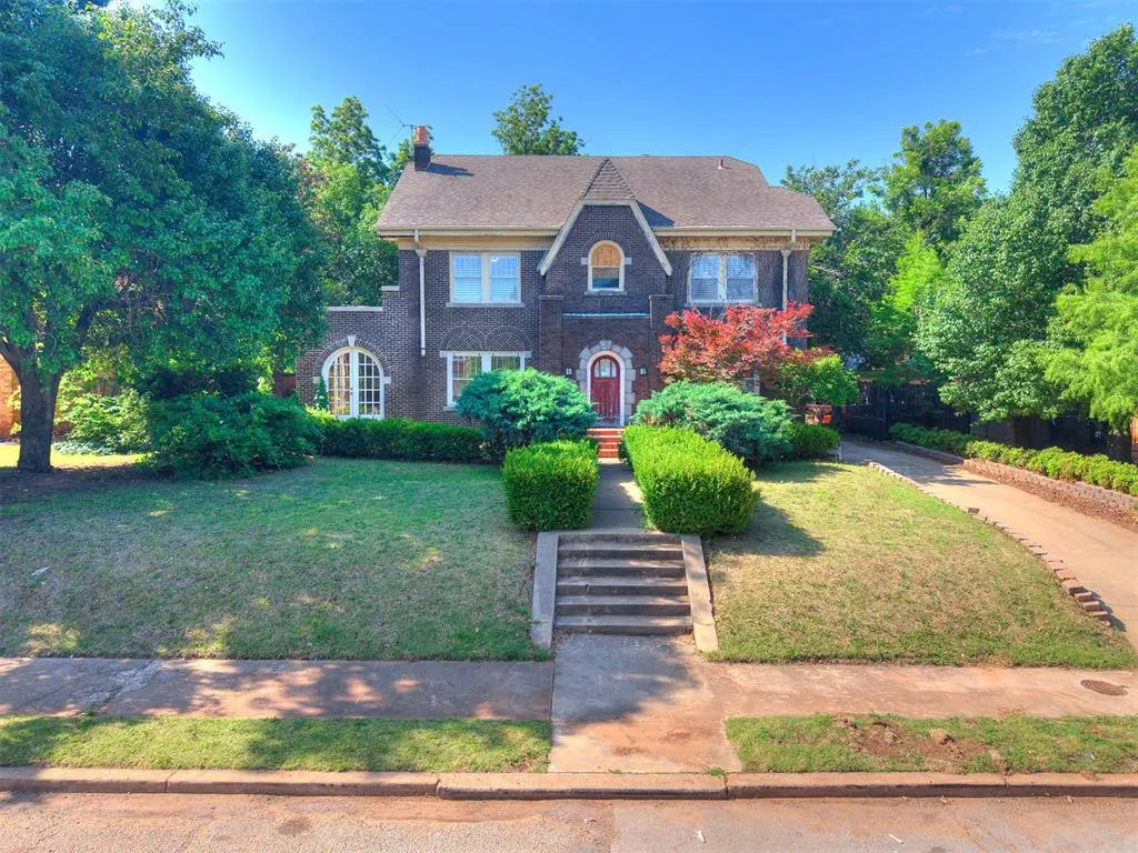 Photo 2 — 624 NE 18th Street, Oklahoma City, OK 73105