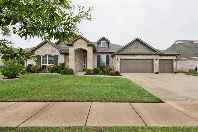 Photo 2 — 2225 NW 187th Street, Edmond, OK 73012