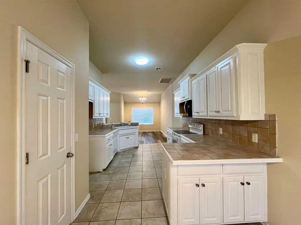 Photo 10 — 2205 SW 93rd Street, Oklahoma City, OK 73159
