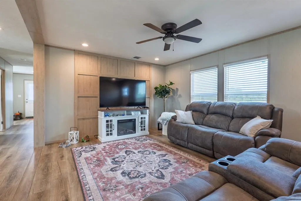 Photo 5 — 980945 S Timber Oak Road, Meeker, OK 74855