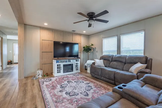 Photo 5 — 980945 S Timber Oak Road, Meeker, OK 74855