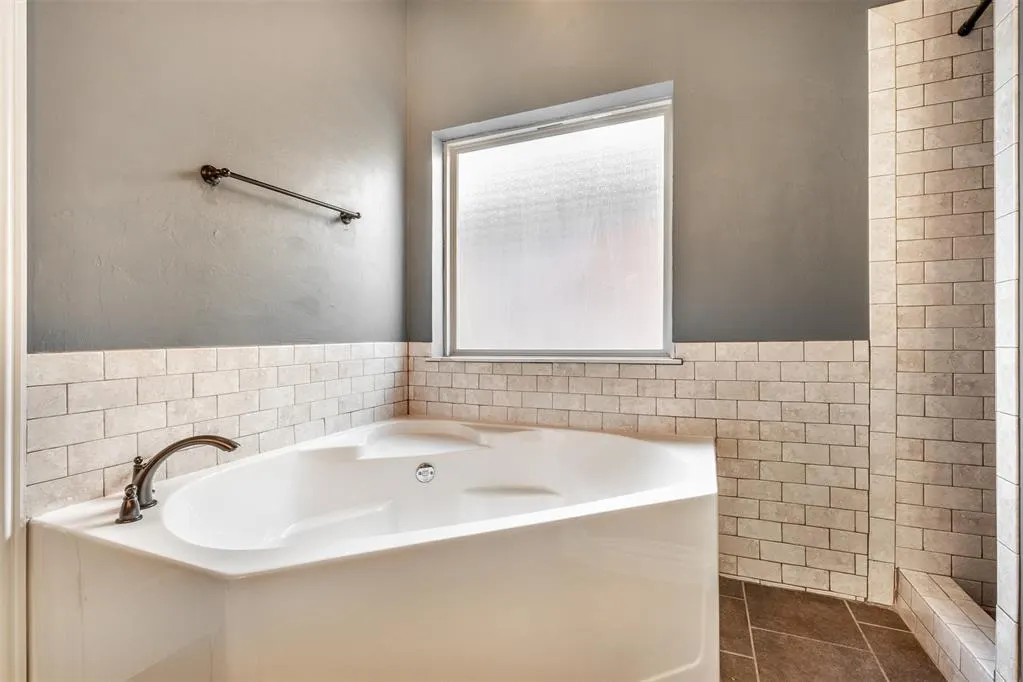 Photo 17 — 2304 NW 156th Street, Edmond, OK 73013
