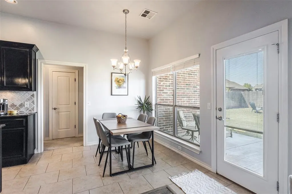 Photo 6 — 1801 Woody Lane, Edmond, OK 73003