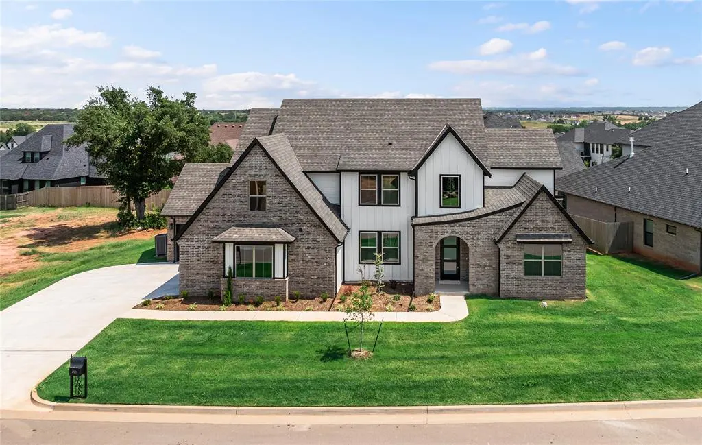 Front exterior — 4528 Maple Ridge Drive, Edmond, OK 73034