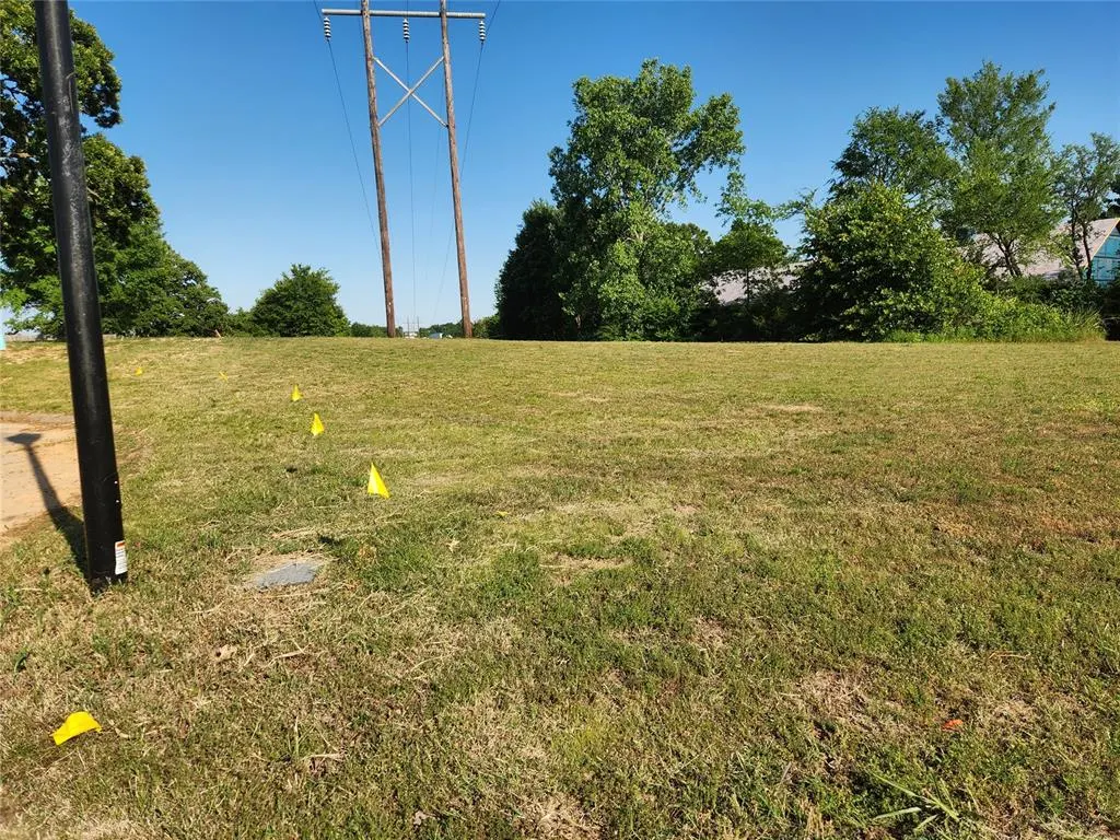 Photo 2 — 12 Whippoorwill Avenue, Seminole, OK 74868