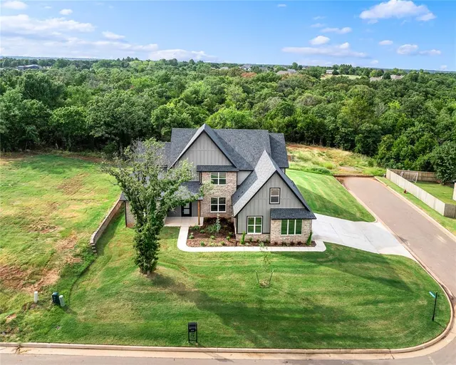 Photo 3 — 4601 Maple Ridge Drive, Edmond, OK 73034