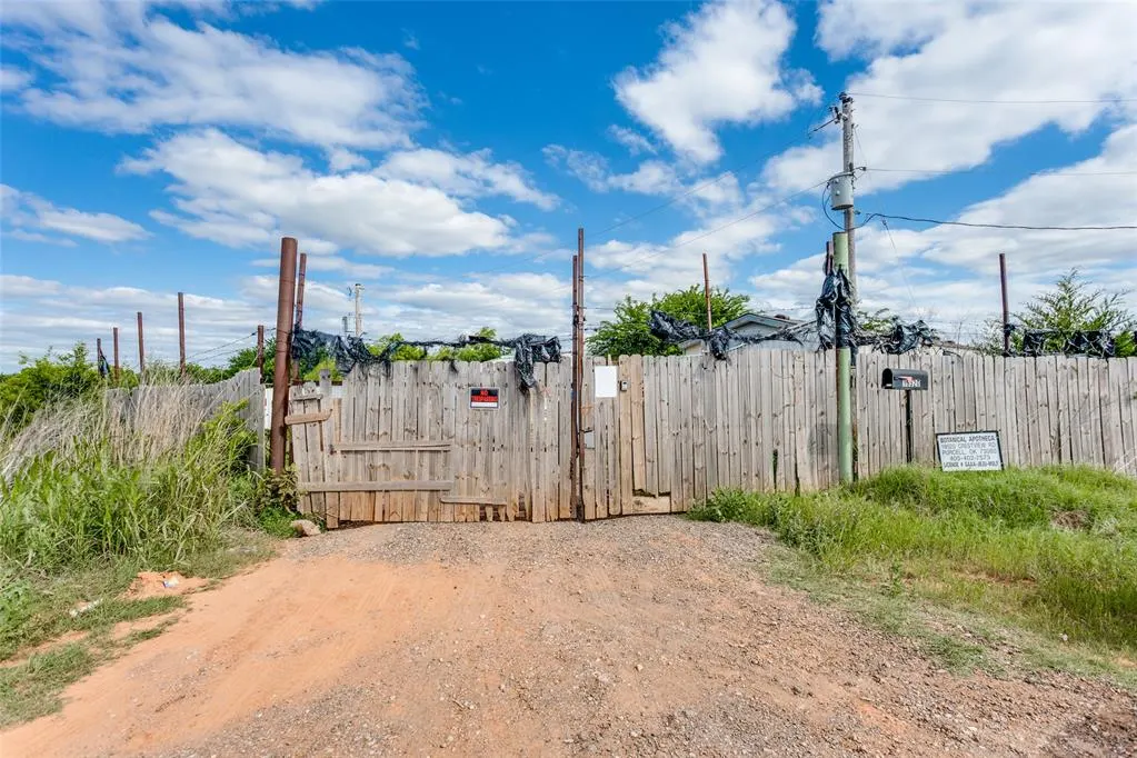 Photo 3 — 19520 Crestview Road, Purcell, OK 73080