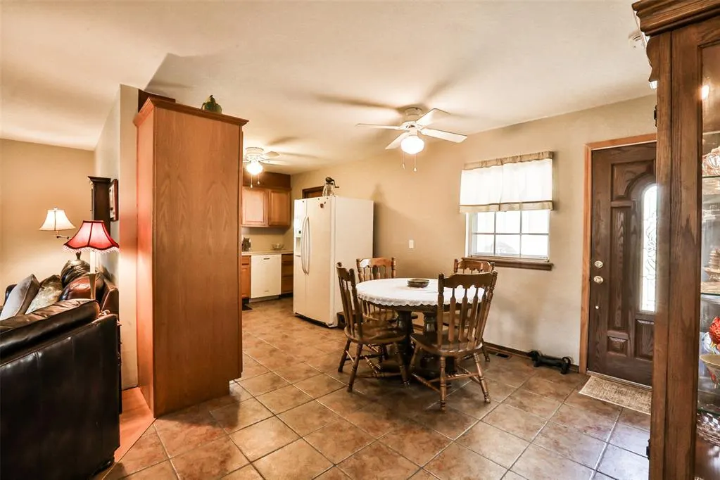 Photo 5 — 5716 NW 65th Street, Warr Acres, OK 73132