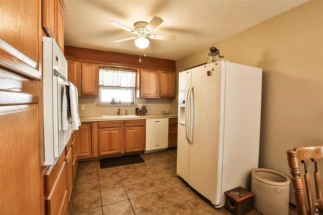 Photo 6 — 5716 NW 65th Street, Warr Acres, OK 73132