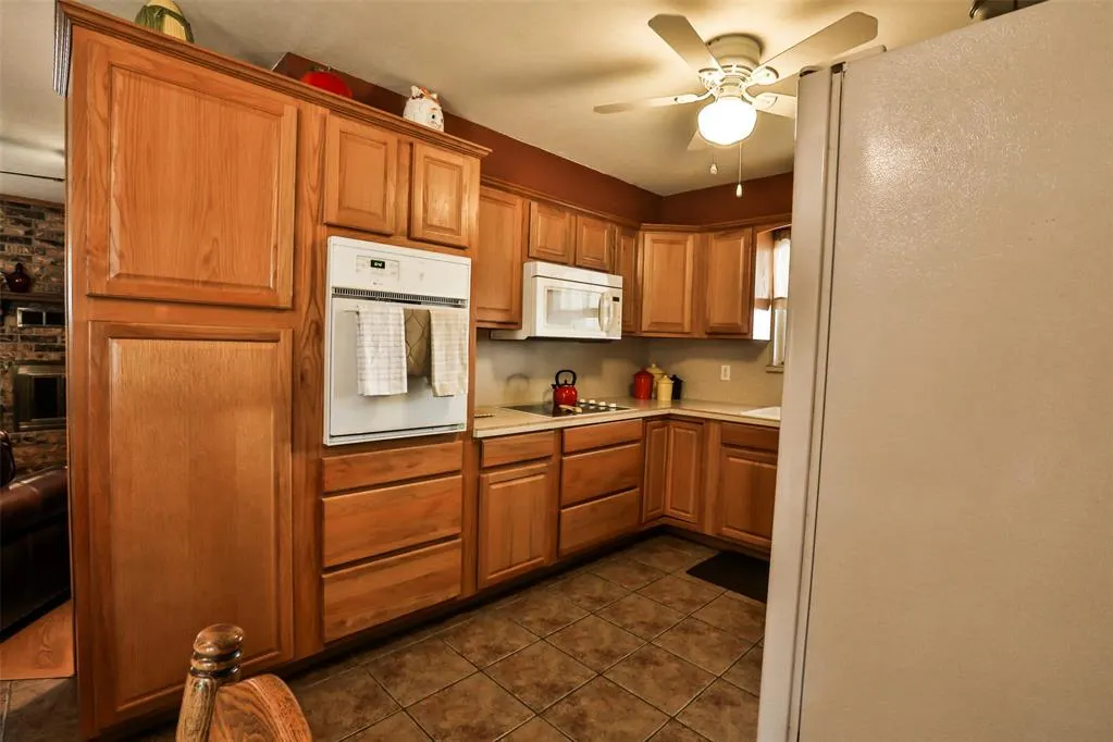 Photo 7 — 5716 NW 65th Street, Warr Acres, OK 73132