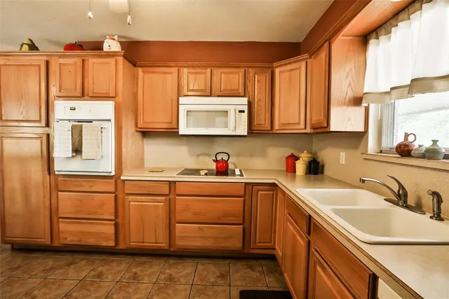 Photo 8 — 5716 NW 65th Street, Warr Acres, OK 73132