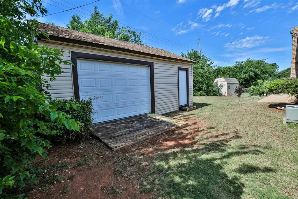 Photo 40 — 5716 NW 65th Street, Warr Acres, OK 73132