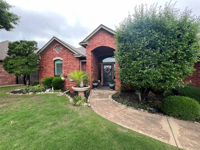 Photo 2 — 3805 Annalane Drive, Norman, OK 73072