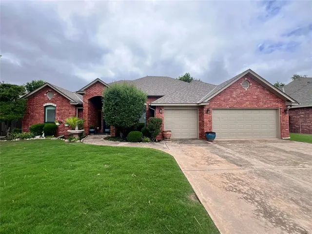 Photo 3 — 3805 Annalane Drive, Norman, OK 73072