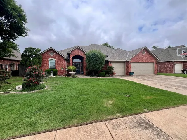 Photo 4 — 3805 Annalane Drive, Norman, OK 73072