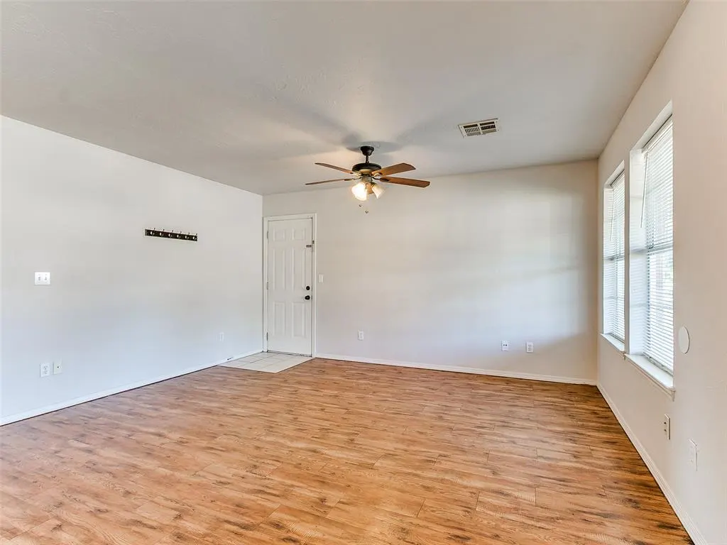 Photo 4 — 4712 Tinker Road, Oklahoma City, OK 73135