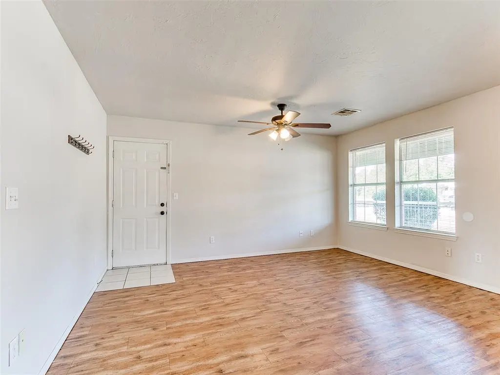 Photo 7 — 4712 Tinker Road, Oklahoma City, OK 73135