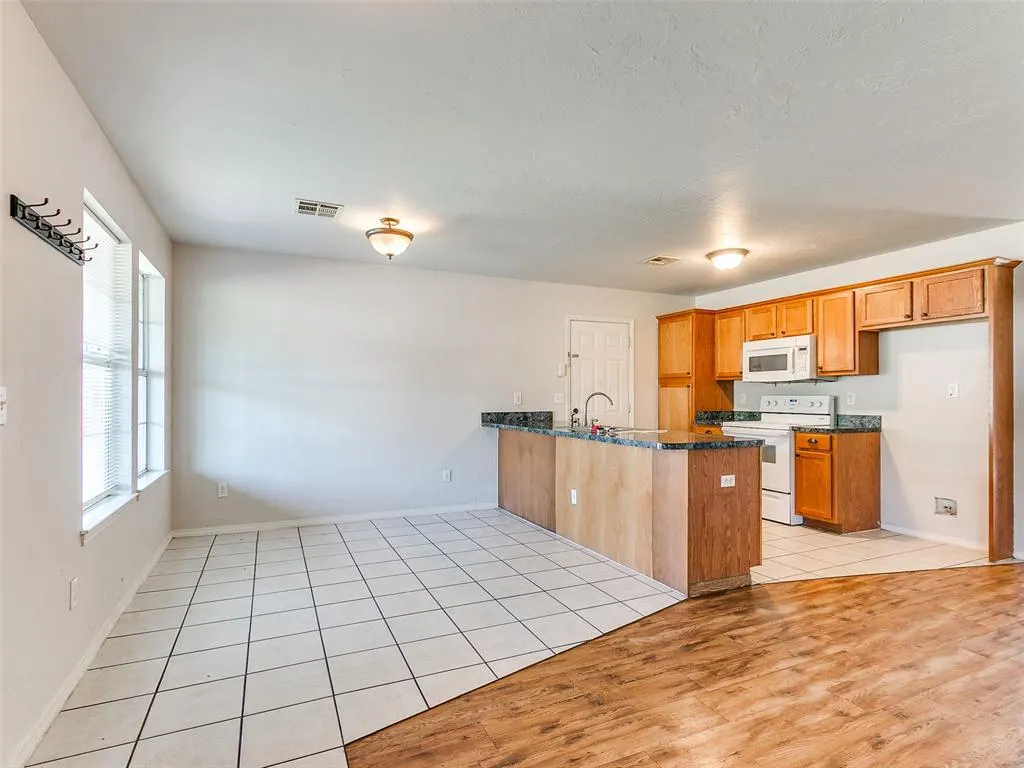 Photo 14 — 4712 Tinker Road, Oklahoma City, OK 73135