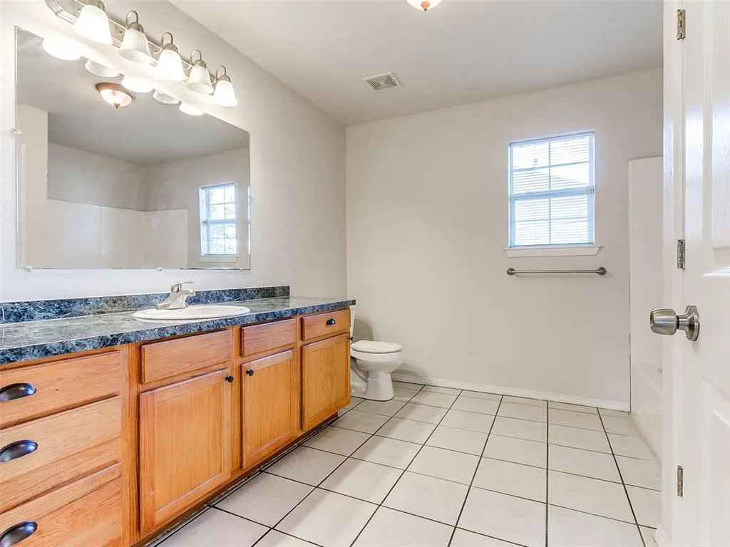 Photo 32 — 4712 Tinker Road, Oklahoma City, OK 73135