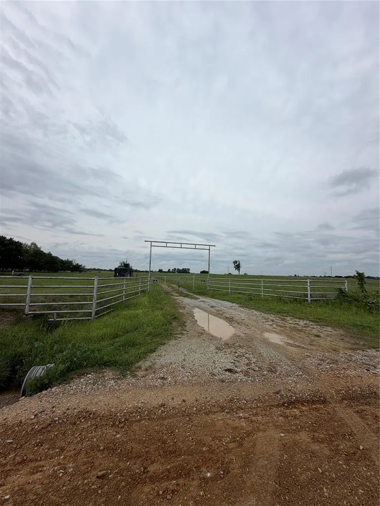 Photo 10 — S E 134 Road, Holdenville, OK 74848