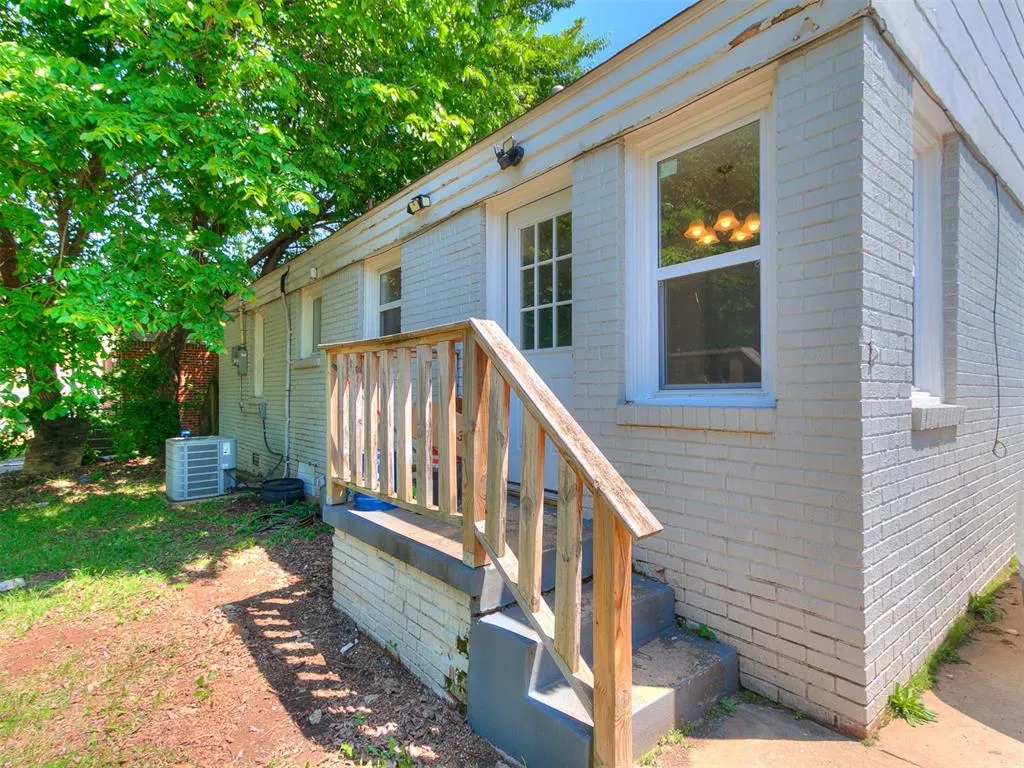 Photo 12 — 107 E Myrtle Drive, Midwest City, OK 73110