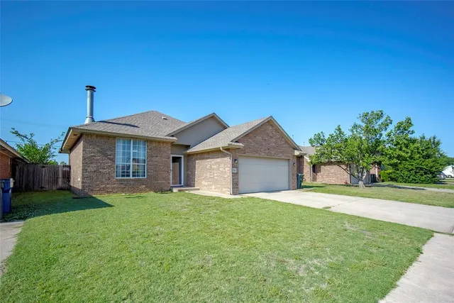 Front exterior — 321 W 7th Street, Edmond, OK 73003