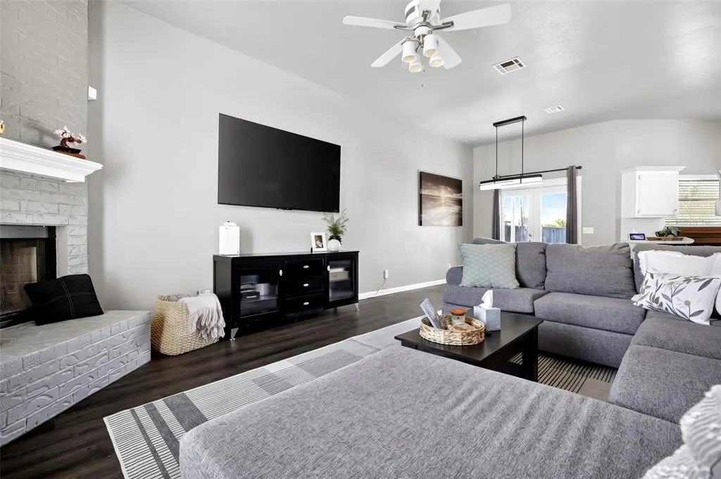 Photo 3 — 321 W 7th Street, Edmond, OK 73003