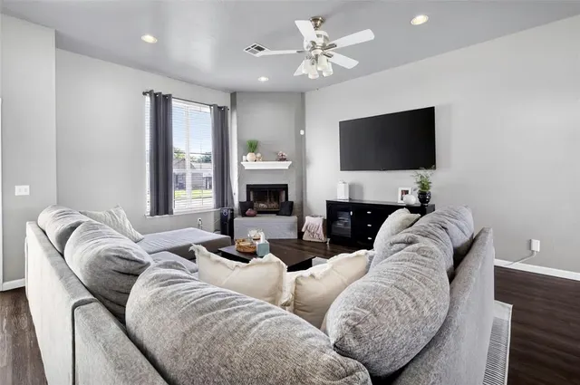 Photo 5 — 321 W 7th Street, Edmond, OK 73003