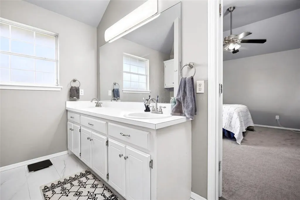 Photo 13 — 321 W 7th Street, Edmond, OK 73003