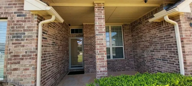 Photo 2 — 2304 NW 154th Street, Edmond, OK 73013