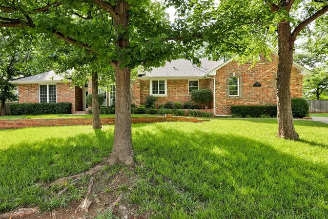 Photo 2 — 1713 Ridgecrest Road, Edmond, OK 73013