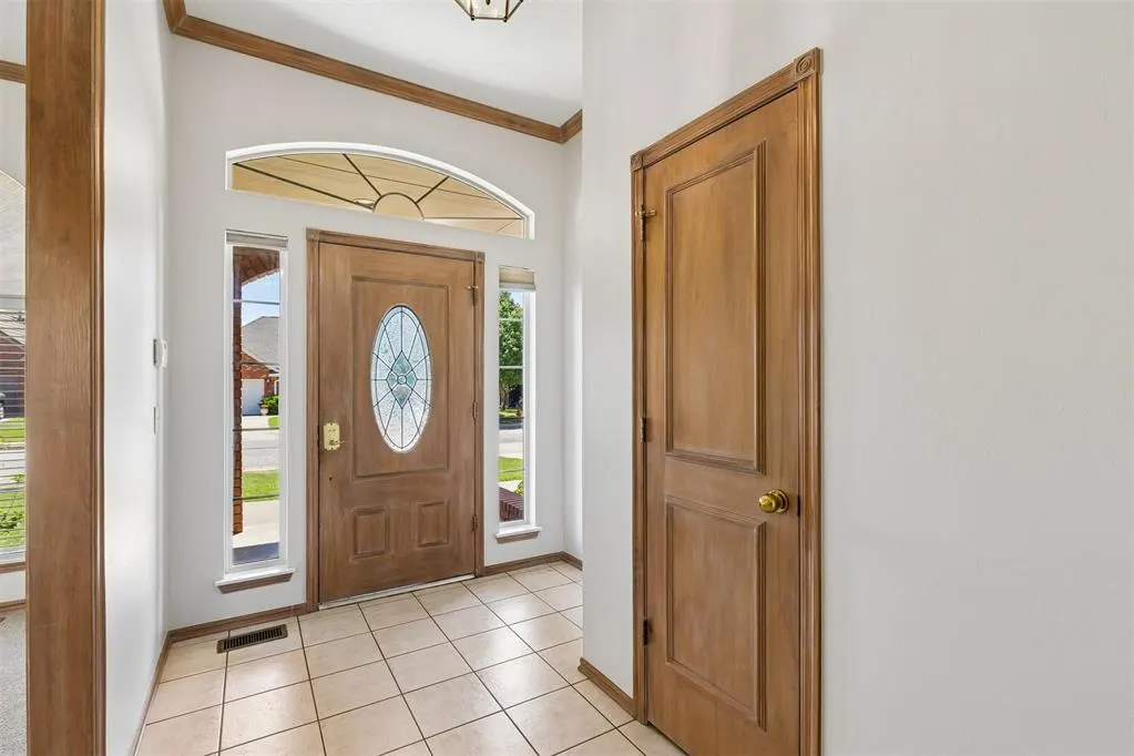 Photo 2 — 2725 Blue Quail Pass, Edmond, OK 73013