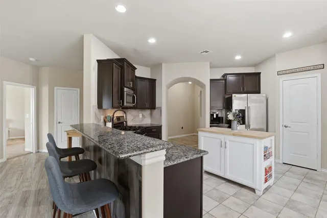 Photo 2 — 11320 NW 94th Street, Yukon, OK 73099