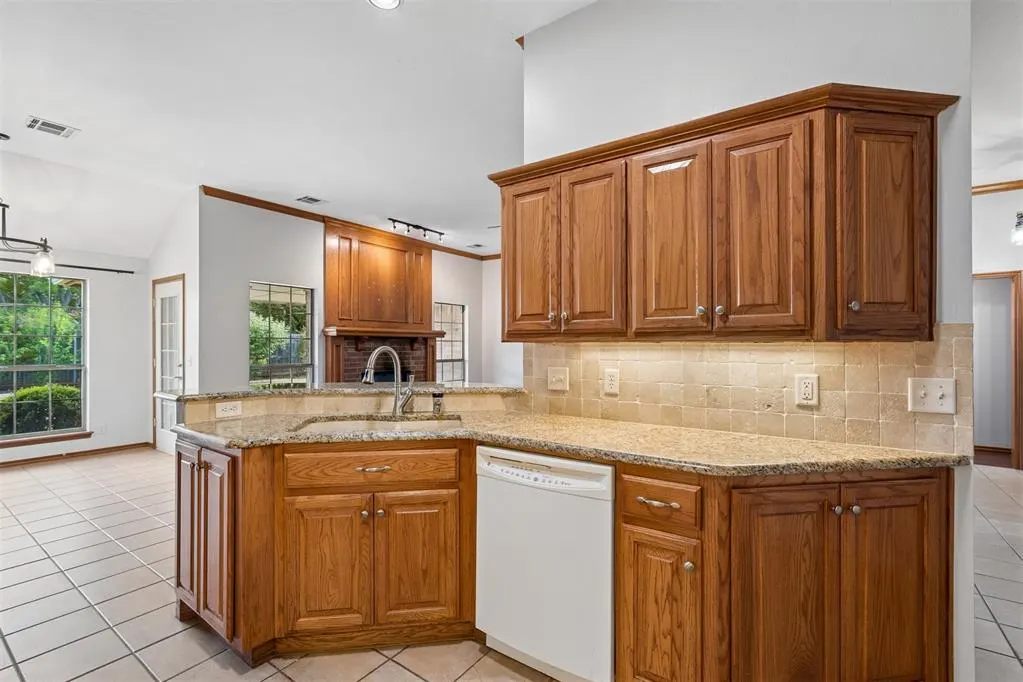 Photo 15 — 2725 NW 166th Street, Edmond, OK 73012