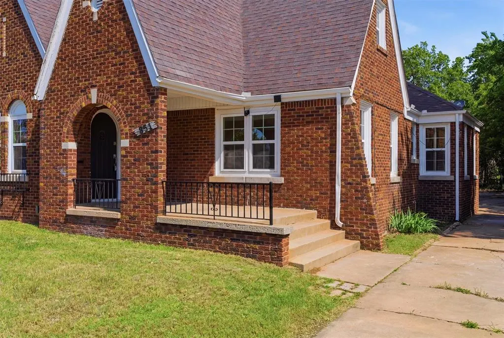 Photo 3 — 831 NE 24th Street, Oklahoma City, OK 73105