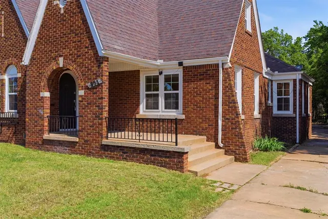 Photo 3 — 831 NE 24th Street, Oklahoma City, OK 73105