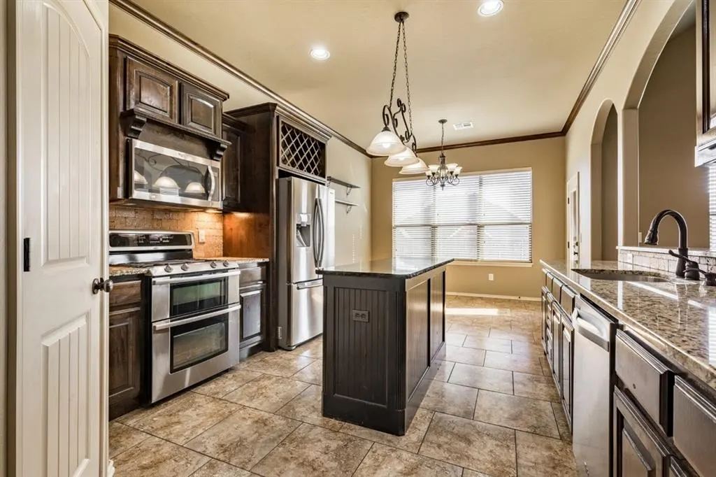 Photo 5 — 1432 Glenolde Place, Edmond, OK 73003